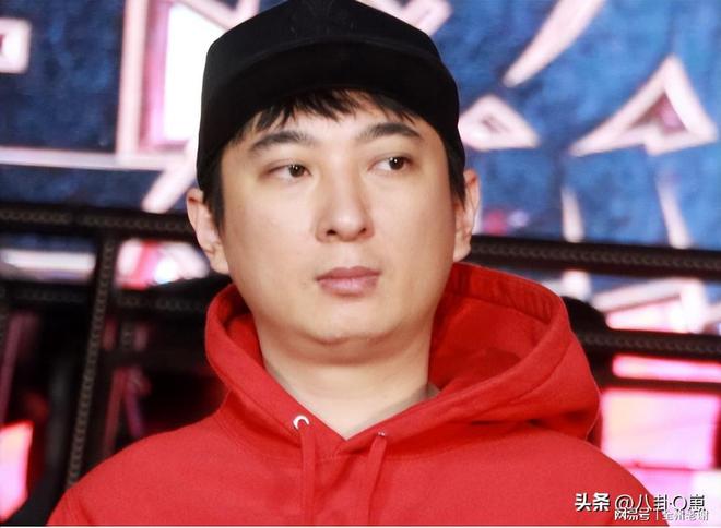 三名美女日本聚餐下巴后缩太严重j9九游会真人游戏第一王思聪带(图21)