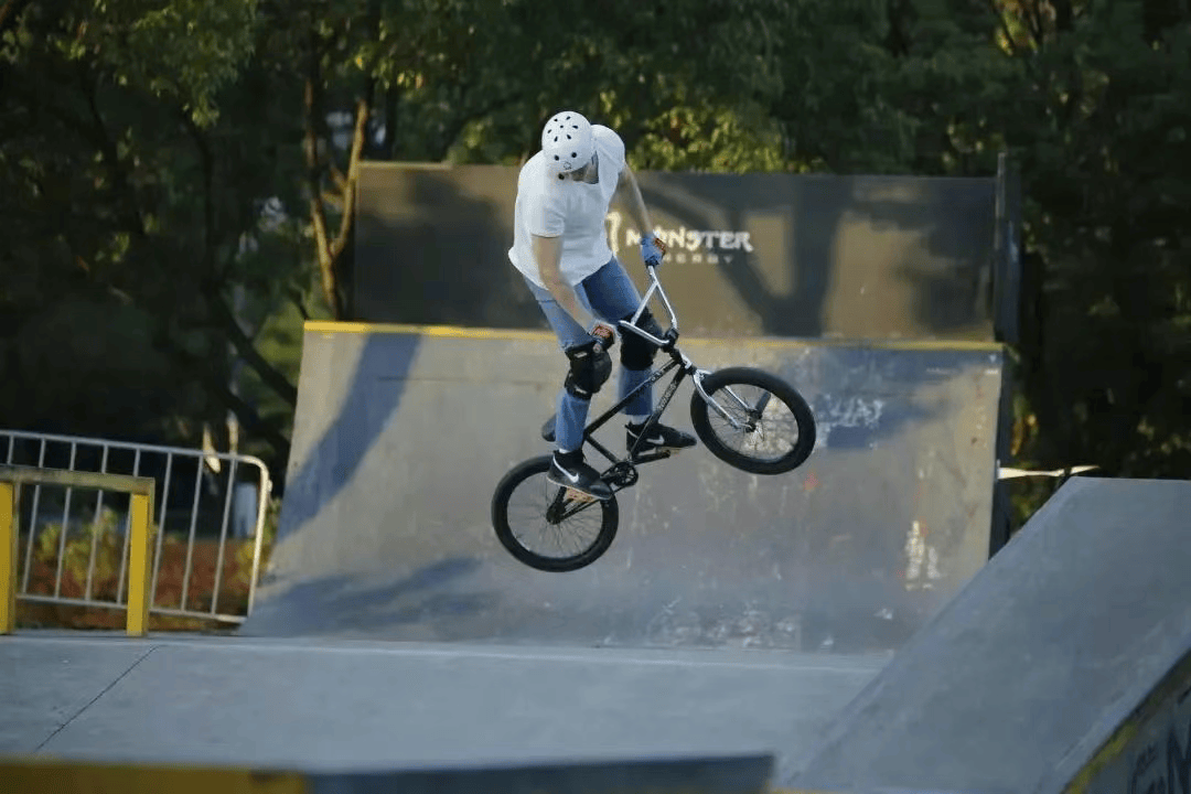 - 环境户型价格地址楼盘详情配套电话交房时间配套电话交房时间j9平台建发·海宸 (售楼处) 首页 - 建发·海宸销售中心(图7)